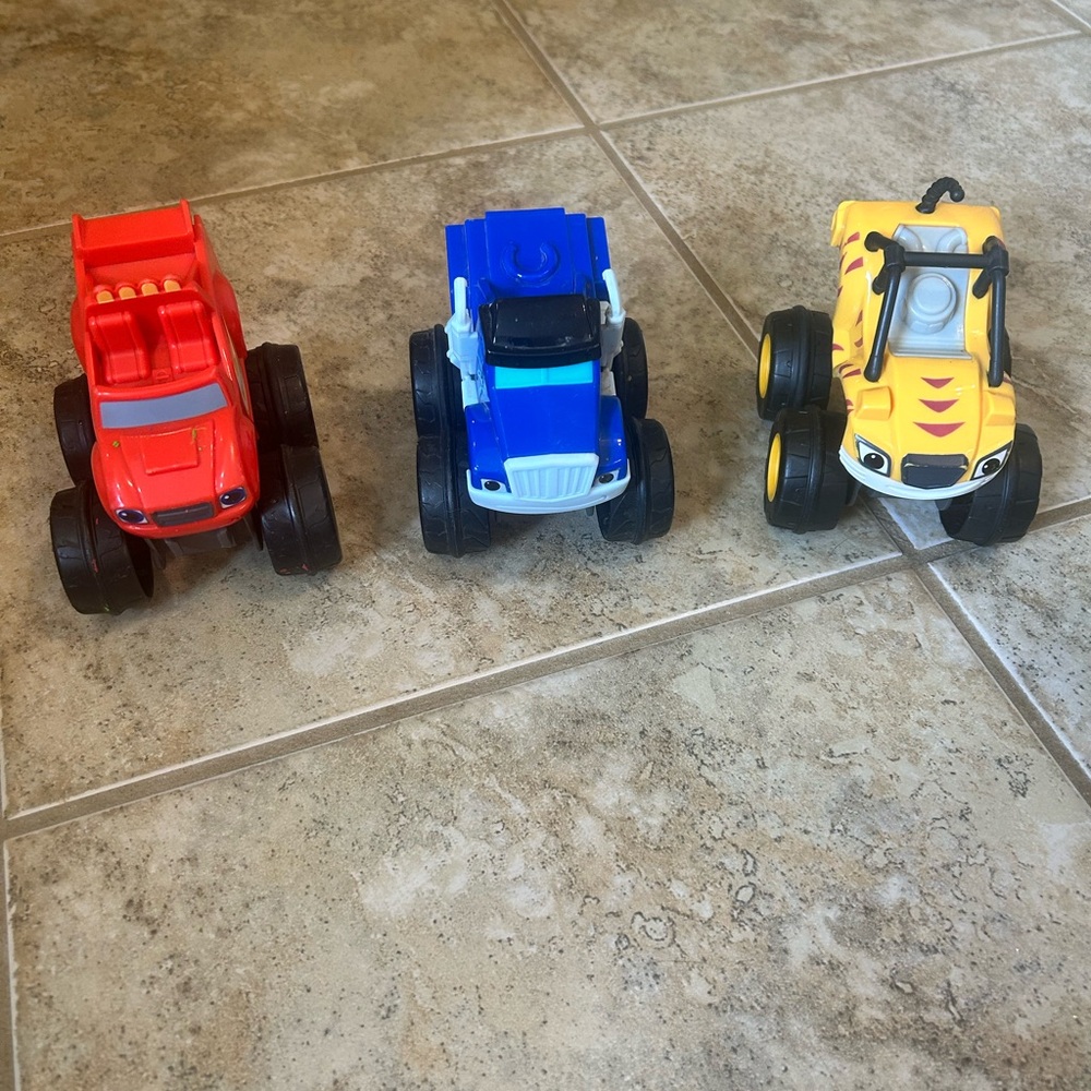 Three Blaze and the Monster Machines Slam and Go Trucks